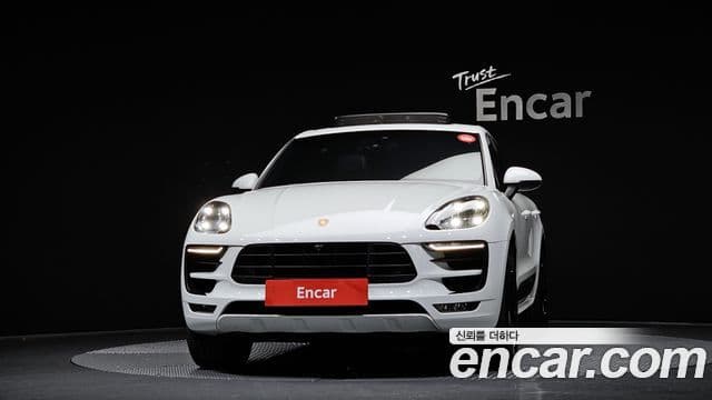 Porsche Macan 95B, 2018 3