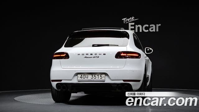 Porsche Macan 95B, 2018 4