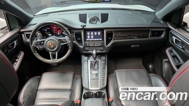 Porsche Macan 95B, 2018 7