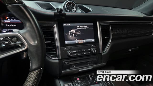 Porsche Macan 95B, 2018 14