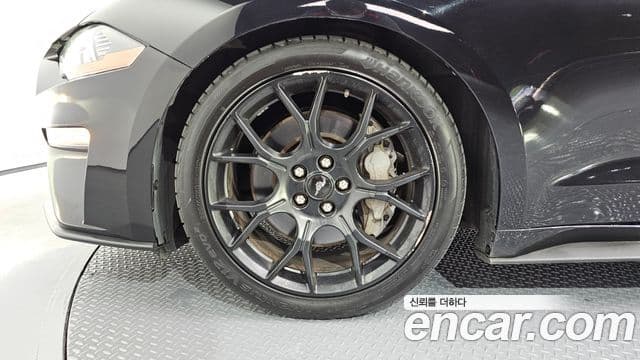 Ford Mustang кабриолет, 2019 все фото