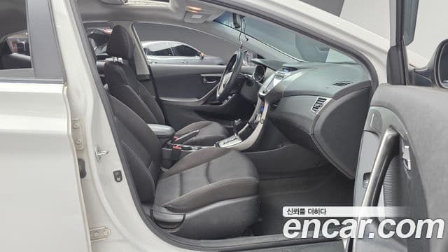 Hyundai Avante MD Premier, 2012 10