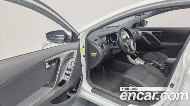 Hyundai Avante MD Premier, 2012 11