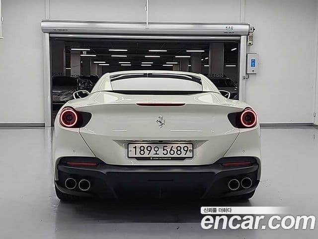 Ferrari 포르토피노 M 3.9 V8, 2023 3