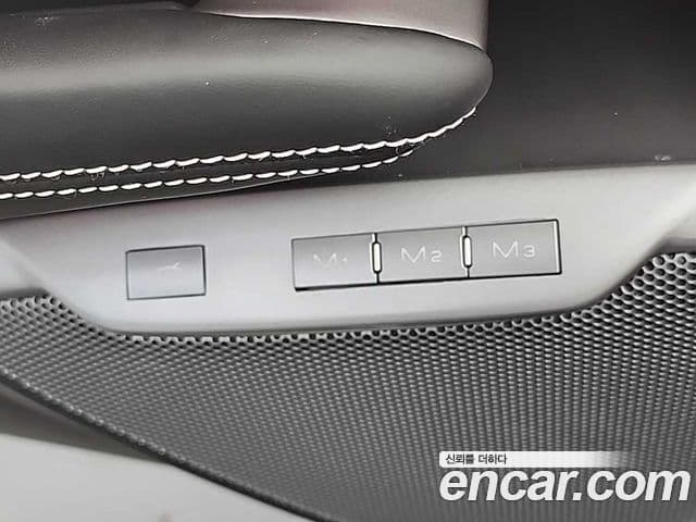 Ferrari 포르토피노 M 3.9 V8, 2023 19