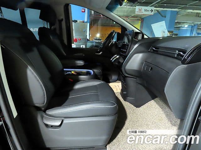 Hyundai Staria Prestige, 2022 8