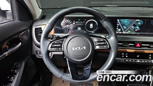 Kia The / новый New Seltos Signature, 2023 13