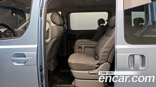 Hyundai Grand Starex CVX Luxury, 2011 12