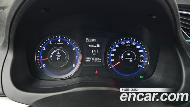 Hyundai i40 살룬 PYL, 2015 8