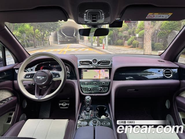 Bentley Bentayga 4.0 V8 EWB first Edition, 2024 2