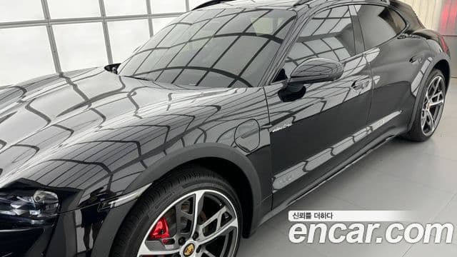 Porsche 타이칸 4S Cross Turismo, 2024 9