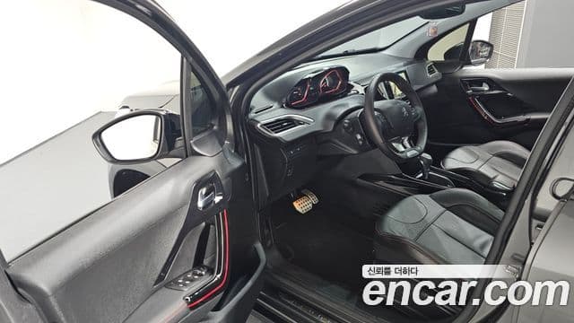 Peugeot 2008 1.5 BlueHDi GT Line, 2020 11