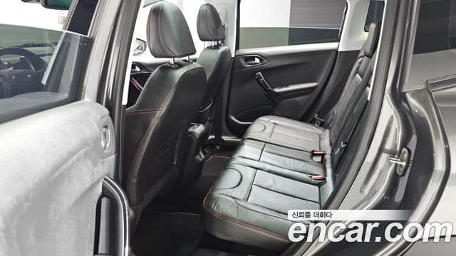 Peugeot 2008 1.5 BlueHDi GT Line, 2020 12