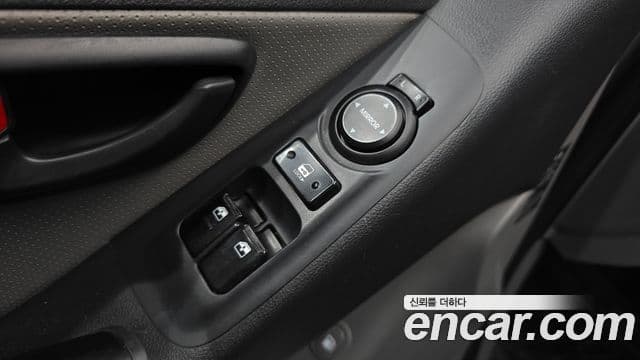 Hyundai Grand Starex CVX Deluxe, 2012 16