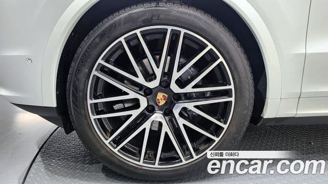 Porsche Cayenne (PO536) 3.0 купе, 2025 6