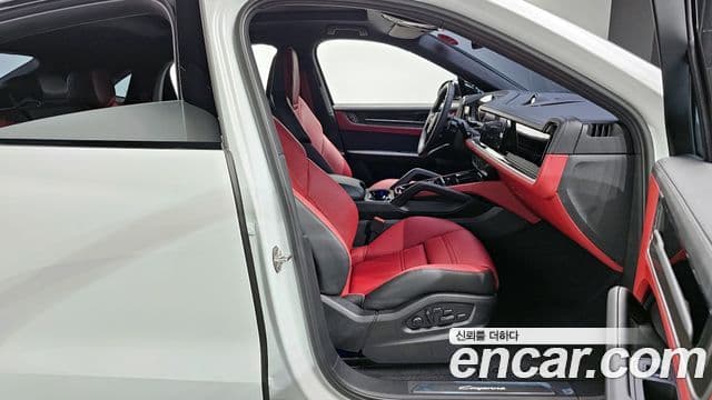 Porsche Cayenne (PO536) 3.0 купе, 2025 10