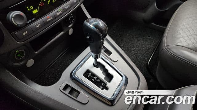 KG모빌리티(SsangYong) Korando 투리스모 4WD TX 9인승, 2016 9