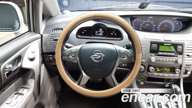 KG모빌리티(SsangYong) Korando 투리스모 4WD TX 9인승, 2016 13