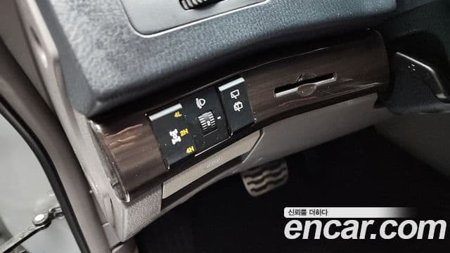 KG모빌리티(SsangYong) Korando 투리스모 4WD TX 9인승, 2016 18