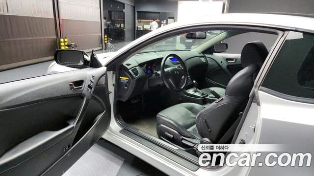 Hyundai Genesis купе 380 GT-RW, 2011 10