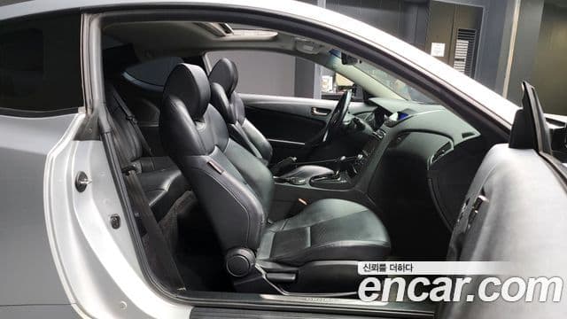 Hyundai Genesis купе 380 GT-RW, 2011 11