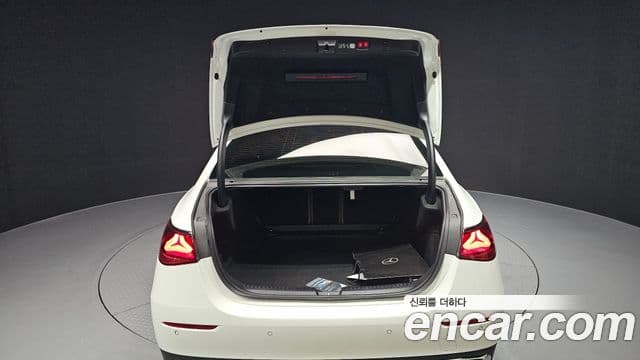 Mercedes-Benz E-класс W214 Avantgarde, 2025 20