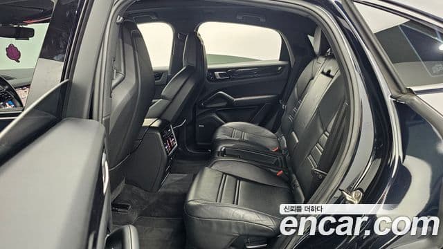 Porsche Cayenne (PO536) 3.0 купе, 2021 12