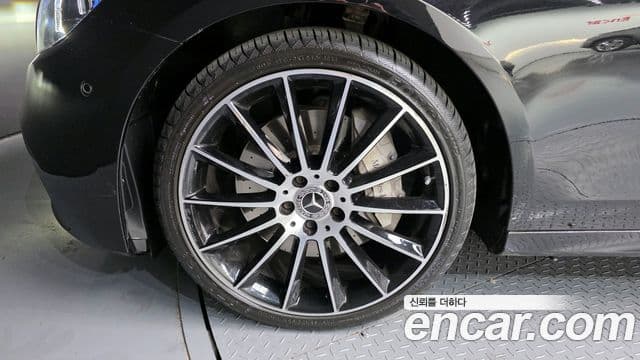 Mercedes-Benz E-класс W213 AMG Line, 2023 все фото