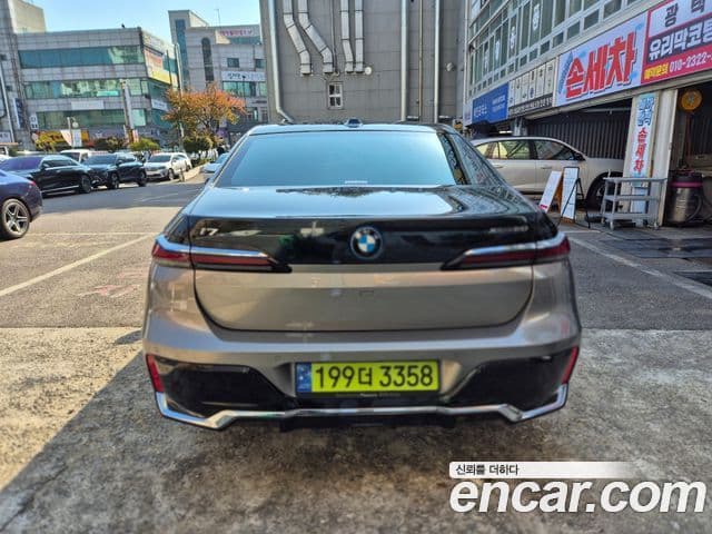 BMW i7 (G70) eDrive 50 M Sport, 2024 4