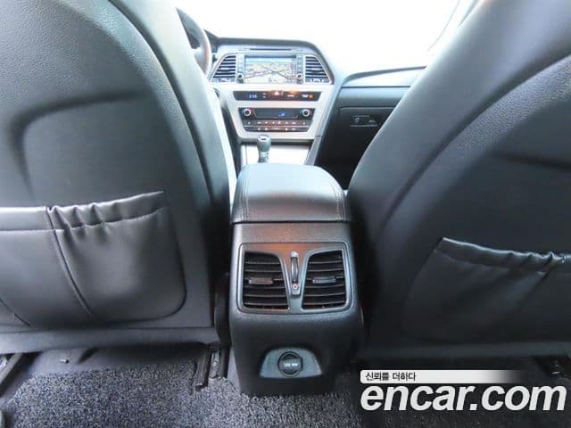 Hyundai LF Sonata Special, 2016 10