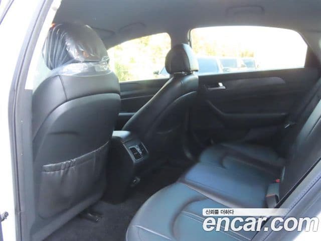 Hyundai LF Sonata Special, 2016 11