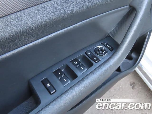 Hyundai LF Sonata Special, 2016 12