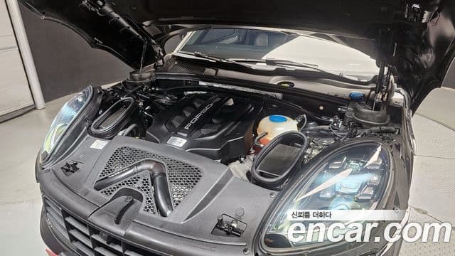 Porsche Macan 95B, 2018 6