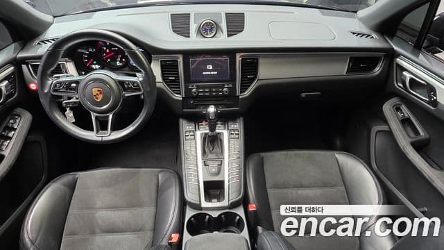 Porsche Macan 95B, 2018 7