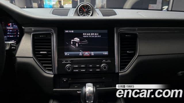 Porsche Macan 95B, 2018 14