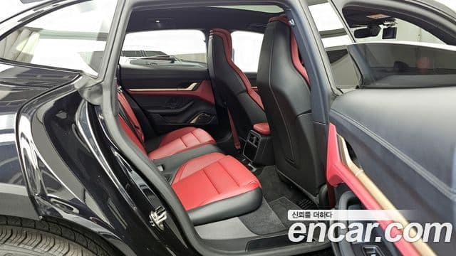 Porsche 타이칸 4S Cross Turismo, 2024 12