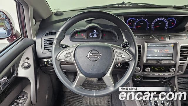 KG모빌리티(SsangYong) Korando 투리스모 4WD outdoor Edition 9인승, 2016 13