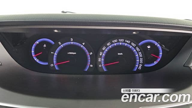 KG모빌리티(SsangYong) Korando 투리스모 4WD outdoor Edition 9인승, 2016 14