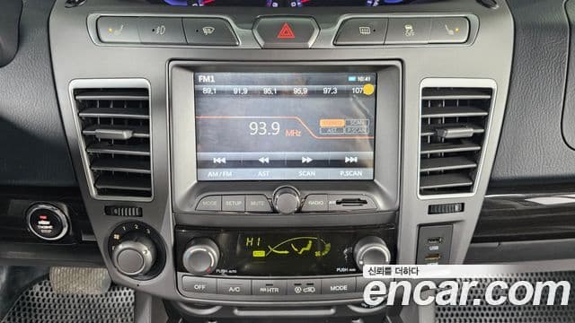 KG모빌리티(SsangYong) Korando 투리스모 4WD outdoor Edition 9인승, 2016 15