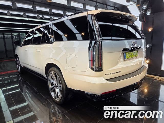 Cadillac Escalade 5세대 ESV Sport Platinum, 2025 3