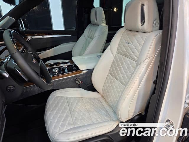 Cadillac Escalade 5세대 ESV Sport Platinum, 2025 9