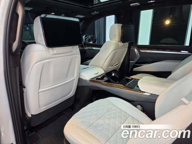 Cadillac Escalade 5세대 ESV Sport Platinum, 2025 11