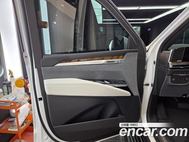 Cadillac Escalade 5세대 ESV Sport Platinum, 2025 17