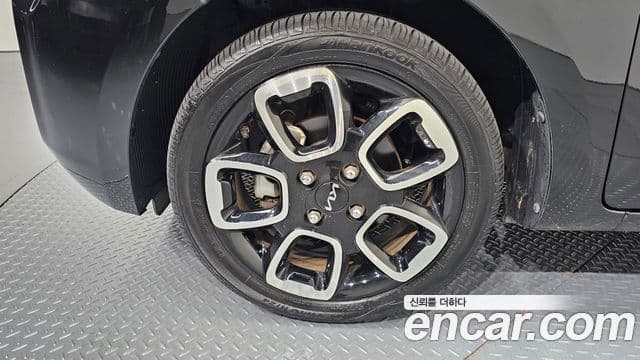 Kia The / новый New Ray Signature, 2022 все фото