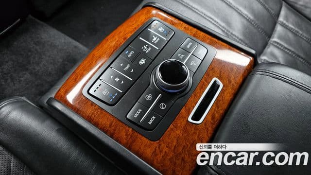 Hyundai Equus(новый кузов / новое поколение) Prestige VVIP팩, 2012 17