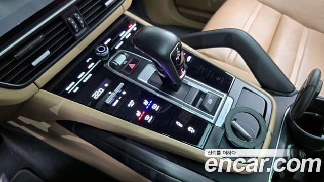 Porsche Cayenne (PO536), 2019 9