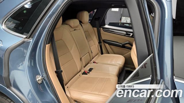 Porsche Cayenne (PO536), 2019 13