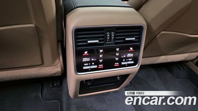 Porsche Cayenne (PO536), 2019 18