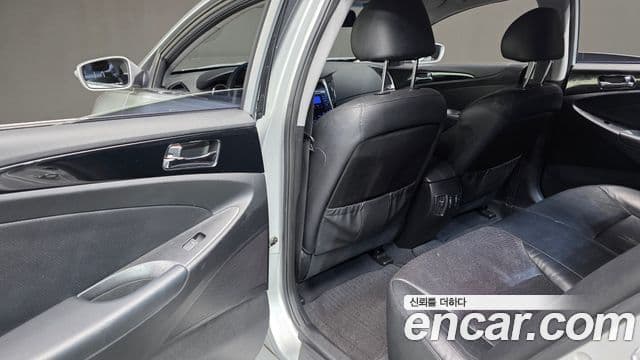 Hyundai YF Sonata топовая версия, 2010 19