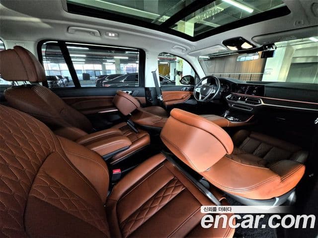 BMW X7 (G07) xDrive 40d Design Pure Excellence 6인승, 2021 10
